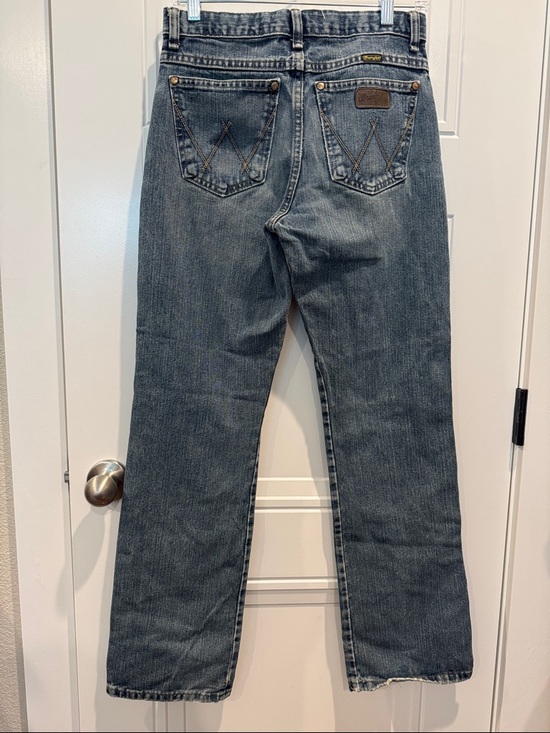 Wrangler Other - Wrangler Light Blue Denim Straight-Leg Jeans with Back Pocket 'W' Stitch